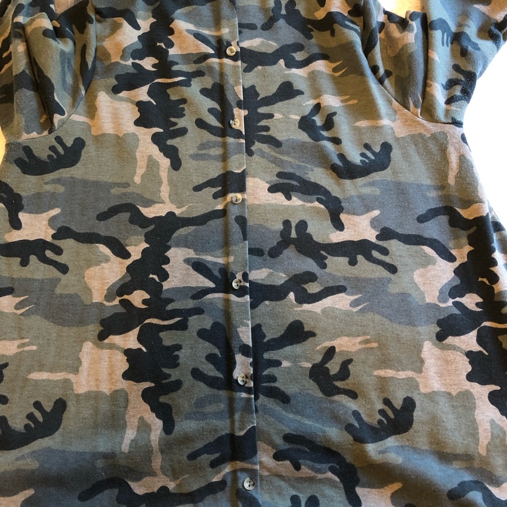 Kim & Cami shirt